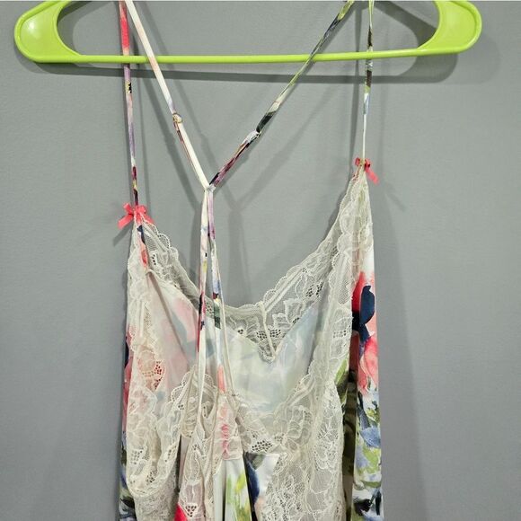 🐢 Cacique floral nightgown Size 22/24 - Picture 9 of 10